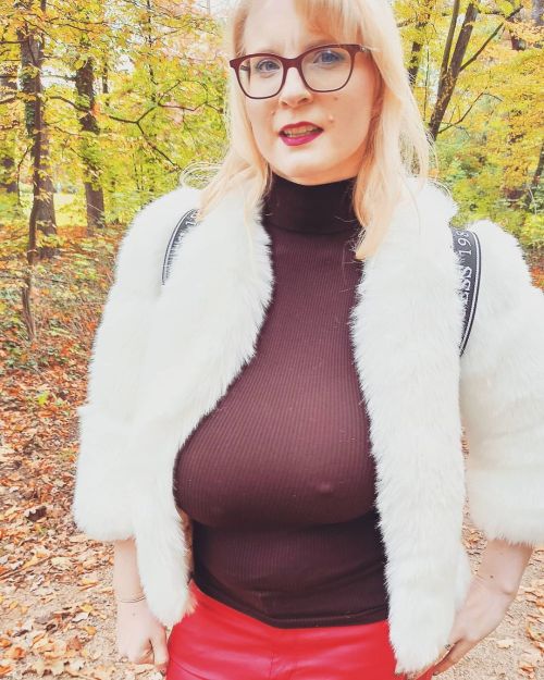 sexy-casey-blog:  Ich liebe den Herbst..alles so schön bunt.