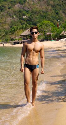 siroman91:  Hot Viet guy <3 