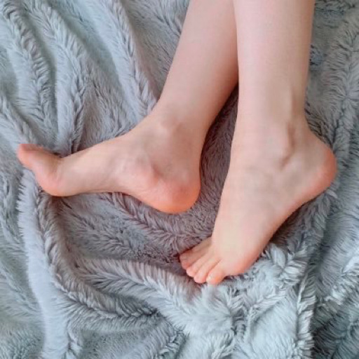 snowonshoes:Have a good weekend footlovers ₍₍٩( ᐛ ) ۶₎₎