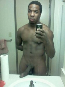 nudeselfshots-blackmen.tumblr.com/post/43634356744/