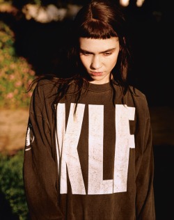 voulx:  Grimes for i-D Magazine by Alasdair McLellan 