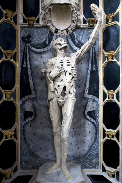 ex0skeletal:    “Death as a skeleton” in St Ėtienne Church