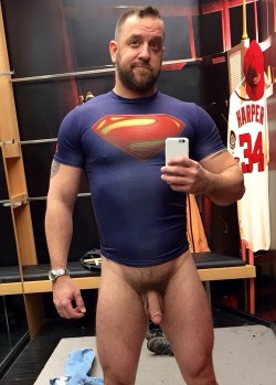 hairyguysrule:  Super daddy!!!