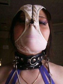 tasksforsubsandslaves:  Pantie mask - to be worn after an hour