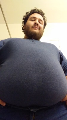 keepembloated:  fatfurryfeedee: I’ve been stuffing myself all