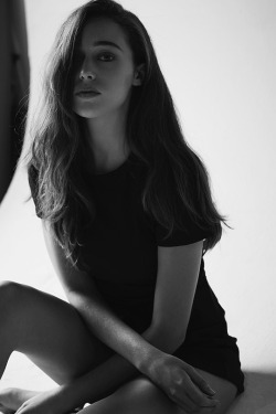 ariannesmartells:  Alycia Debnam Carey for Flaunt Magazine 2015