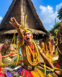 Yap women, by Robert Michael Poole   Leilah Laatam Mayang performs