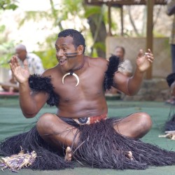 romanfrancisco: #polynesia #dance #hawaii #xt1 #56mm (at Polynesian