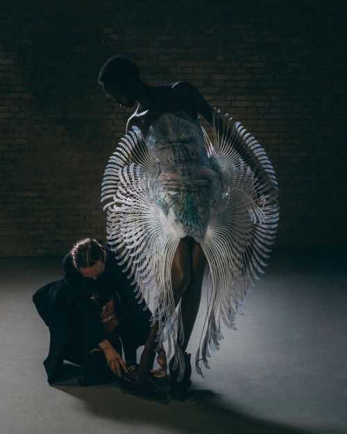 themakeupbrush:Iris van Herpen Spring 2021 Couture