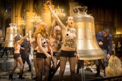 femen / notre dame