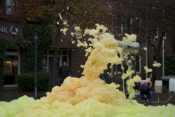 cubebreaker:  German artist Stephanie Lüning surprised shoppers