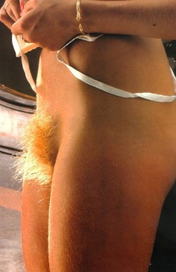 crackers3305:hairymuffsxxx:  More Hairy Muffs HERE  nice blond