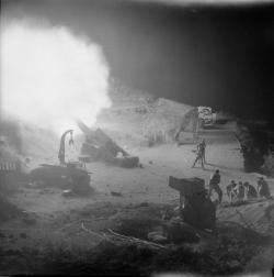 his-name-was-writ-in-water:  British soldiers fire a captured