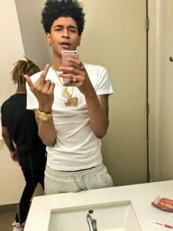 lamarworld:  (Pt.1) Trill Sammy bulge & booty