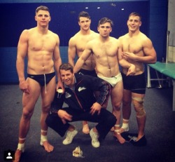 naughtyhotaussieguys:  locker room fun;) 