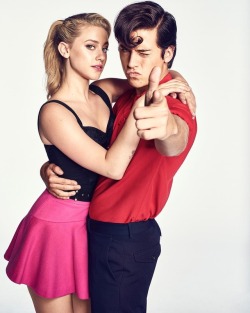 betty-and-jughead:  Untagged HQ Couple Portraits of Bughead &