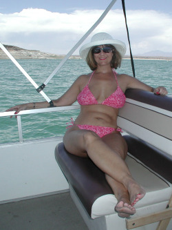 lonesomemother1:  I LOVE her mature body&hellip; especially her perfect tits and nipples! 