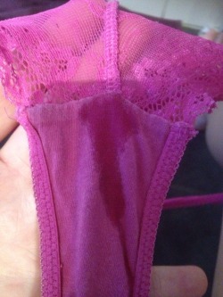 wetpantyslut:  loveitjuciy:  Someone want too lick them clean😜