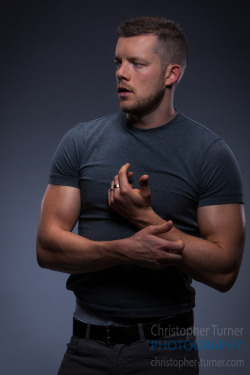 hotfamous-men:  Russell Tovey