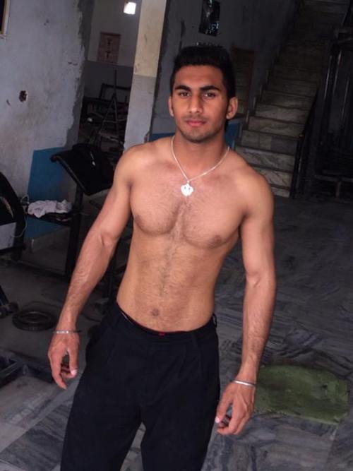 desi-boyz:  http://desi-boyz.tumblr.com/ 