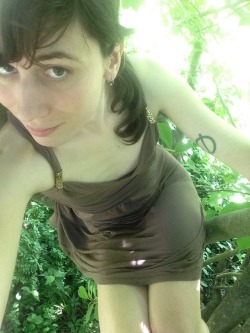 sophieladder:chillin 15 feet up in a tree real beauty comes from