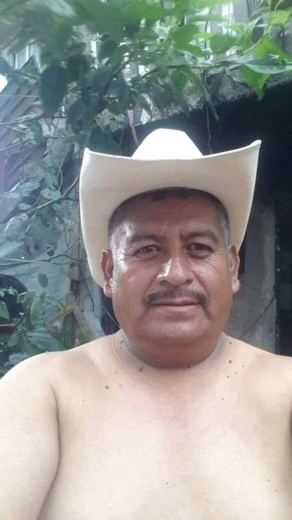 Mature Hispanic daddy and his lovely cock. 