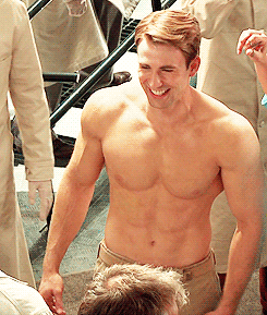 hotfamous-men:  Chris Evans