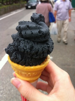 momo0720:  Coal ice cream in Fukushima