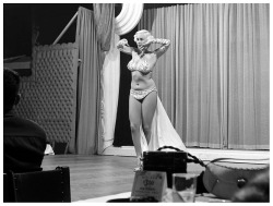 Mae Blondell           aka. “The Statuesque Blonde”..Dancing