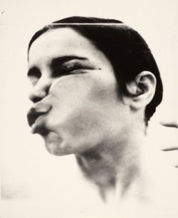 grupaok:  Ana Mendieta, Untitled (Glass on Body Imprints), 1972