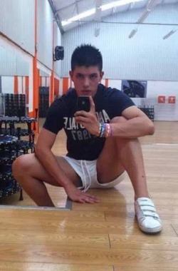 smoothlegsboi:  Gorgeous boy, gorgeous legs, perfect shorts 