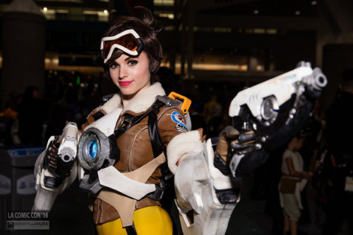 overbutts: Tracer Cosplay fawkin dorbs