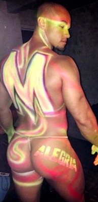 thickumsandthangs21:  Body Paint! #BootyArt