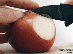 gifsboom:  Slicing an apple with an extremely sharp knife.Via
