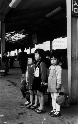 2000-lightyearsfromhome: Japanese sisters at the station - Tokyo.