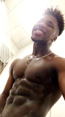 martinq:  Shower with PAPI Q 💦💦💦💦🍫🍫🍫   Yes