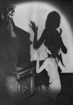 magicofoldies: Pandora’s Box, John Everard, 1933