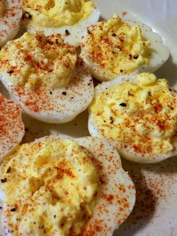 goldminimalism:  You can’t really tell but these deviled eggs