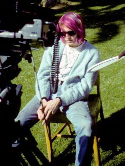 kurtcobain-nirvana5:  Kurt Cobain on set of the clip “Come