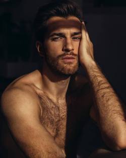 LES HOMMES QUE J'AIME