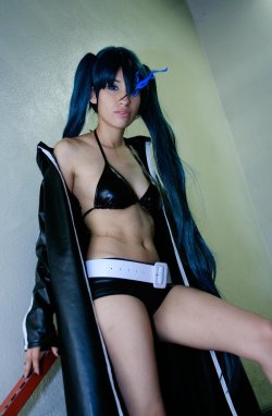 hotcosplaychicks:  Shooter by gamefan23  Check out http://hotcosplaychicks.tumblr.com