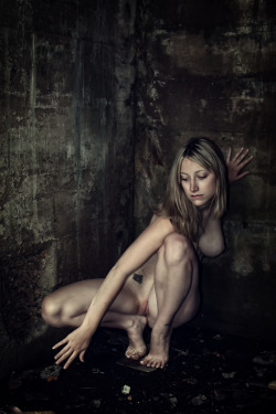 zen-naturism:  theabandoneddream:  Model - Shay Davis ©TAD 