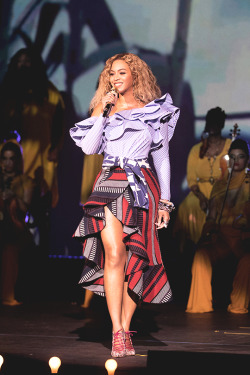 girlsluvbeyonce:Beyoncé performing at Parkwood Entertainment’s