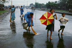 20aliens:  INDIA. Bombay. 1996Steve McCurry 