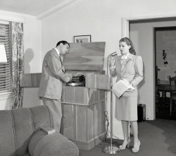 vinylespassion:  Earl Theisen - Lana Turner and Artie Shaw with