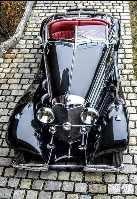 frenchcurious:Mercedes-Benz 540K 1937. - source Les Anciennes