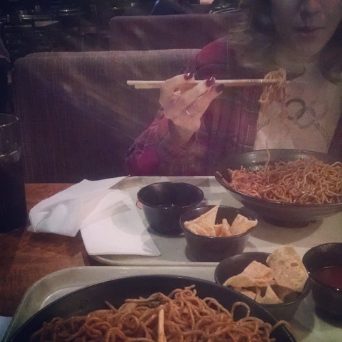 Apparently, I hold my chopsticks wrong. It works for me. #n00dz #hometowntraditions (at YC’s Mongolian Grill)