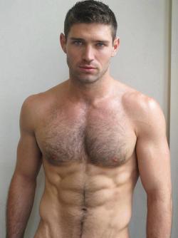 hot4hairy:  Bo Roberts    H O T 4 H A I R Y  Tumblr |  Twitter