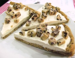 alwayslookagain:  Cookie Dough Ice Cream Pizza 