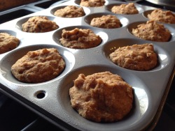 oats-and-yoga:  Vegan apple spice cupcakes! 2 puréed red delicious